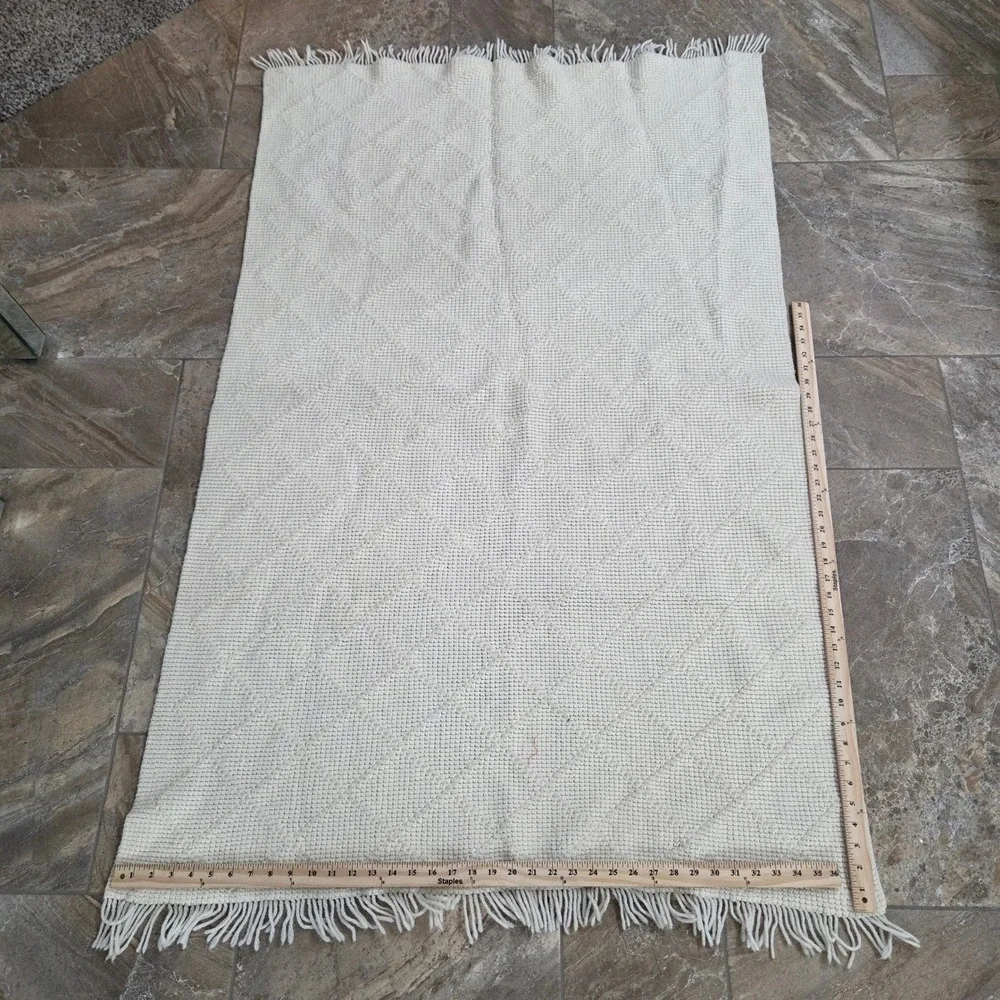 Vintage Crocheted Cream Diamond Stitch Throw Farmhouse Blanket Fringed‎ Cozy